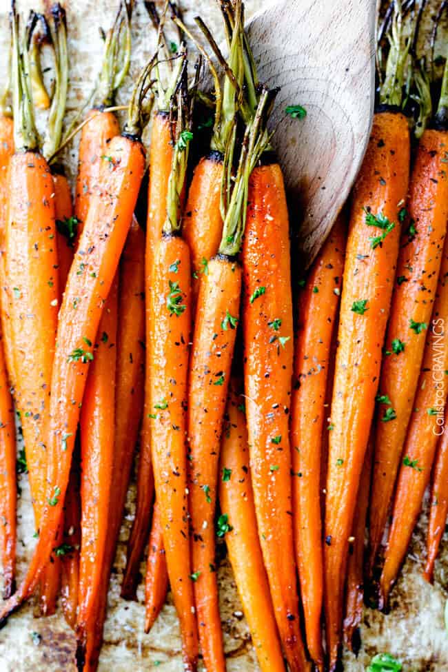 Honey-Garlic-Roasted-Carrots-10